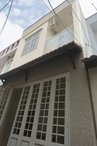 Bán nhà đẹp 2 tầng  sổ riêng  gần quang trung  giá chỉ 6647178