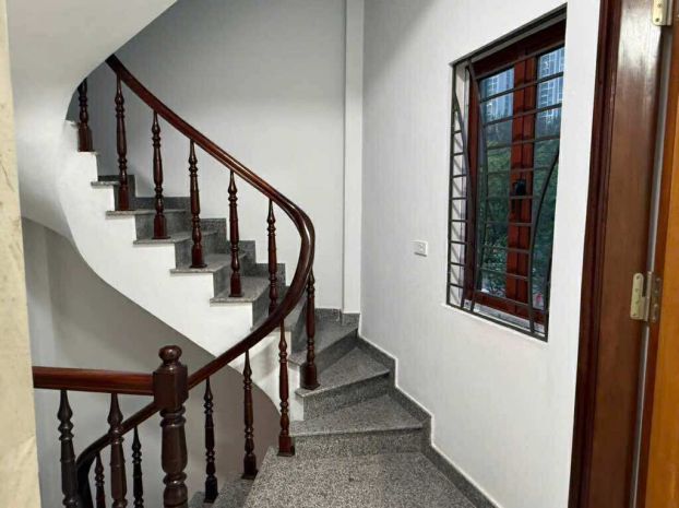 Tt hai bà trưng, cách mặt phố 5m, nhà mới nở hậu ở ngay 6647393