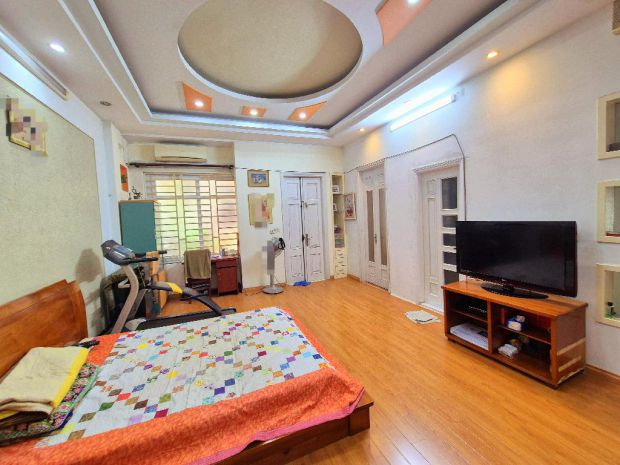 Ngõ nông, ô tô dừng đỗ, gần quận ủy phố hoàng cầu 52m² x 5t 6647916