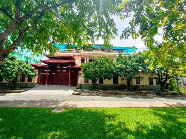 Bán gấp biệt thự gỗ q8 , 860m2 , ngang 30m
gồm hầm, lửng, 2 6648264