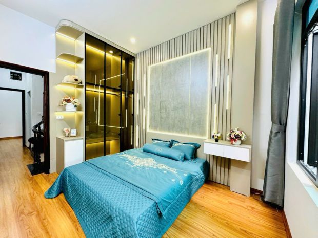 Vũ tông phan- gần 8 tỷ - thang máy - lô góc- 5 tầng 6649959