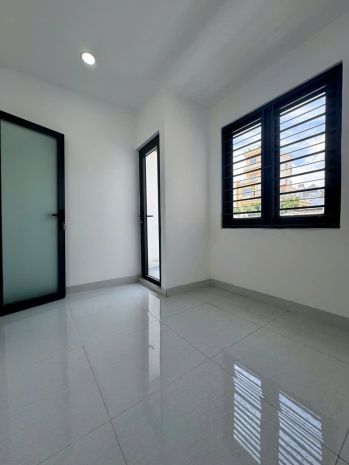 Bán nhà gần ql1a, 2 tầng,tặng full nội thất, giá chỉ 2,4 tỷ 6650514