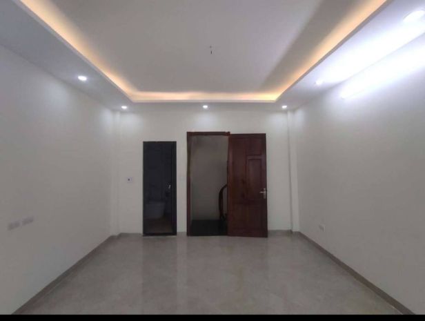 Cho thuê nhà ngõ đê tô hoàng, 5 tầng x 30m2, 3 ngủ, 13 6651608