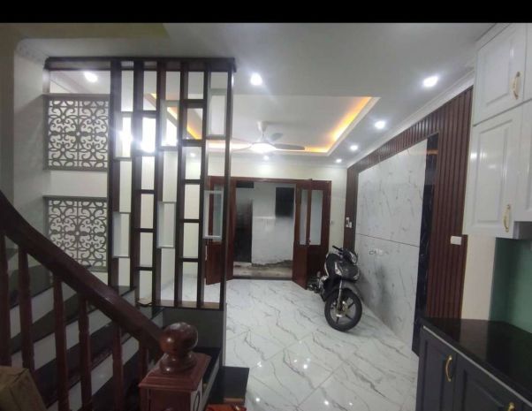 Cho thuê nhà ngõ đê tô hoàng, 5 tầng x 30m2, 3 ngủ, 13 6651610