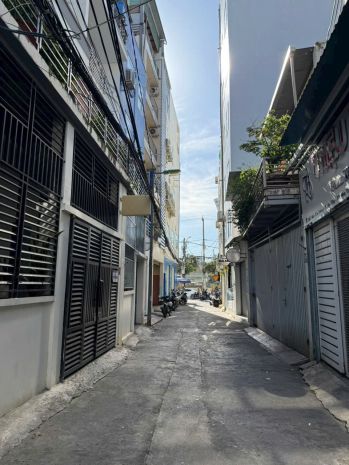 Nhà 5 tầng p.lộc thọ cũ trung tâm nha trang 
dt 58m2 6652723