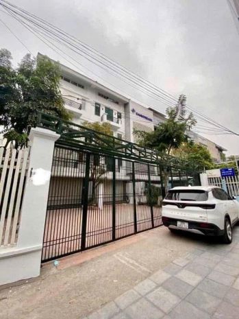 Mặt phố vip hoàng cầu, đống đa, 123m2 5 tầng, mt siêu 6653702