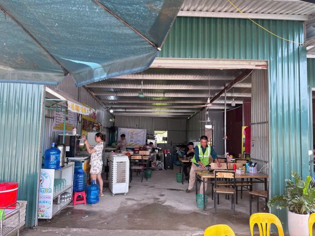 Chính chủ cần sang nhượng quán mặt tiền 12m rộng rãi kcn 6654422