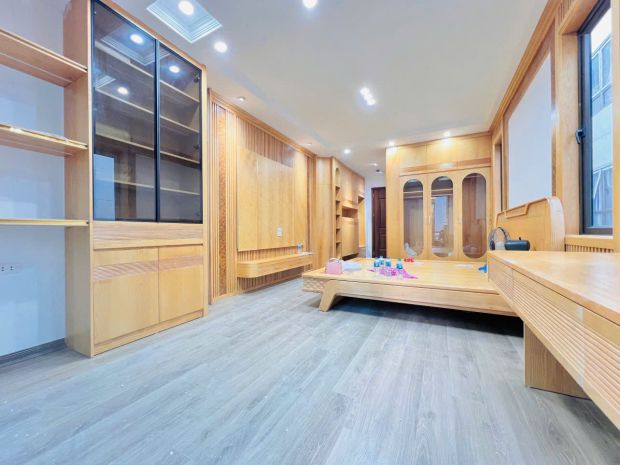 Cho thuê nhà nguyên căn 6 tầng tại phừơng kim giang, hoàng 6654480