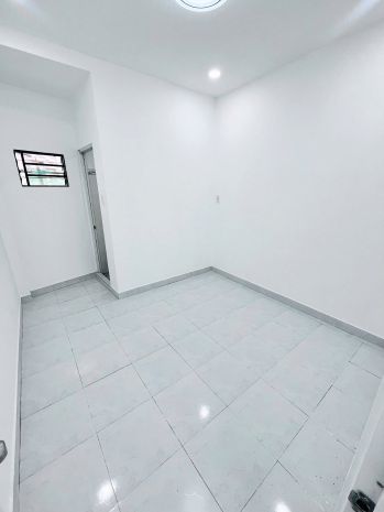 Nhà 2 tầng nở hậu hẻm xe ba gác đường cao lỗ p4q8. giá : 6655310