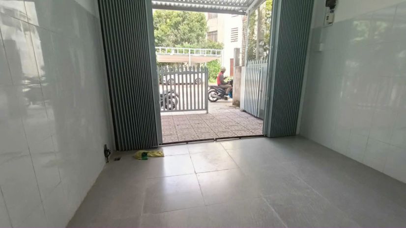 Nhà 5 triệu 1 phòng ngủ kdc 91b ô tô đậu trước nhà 6655524