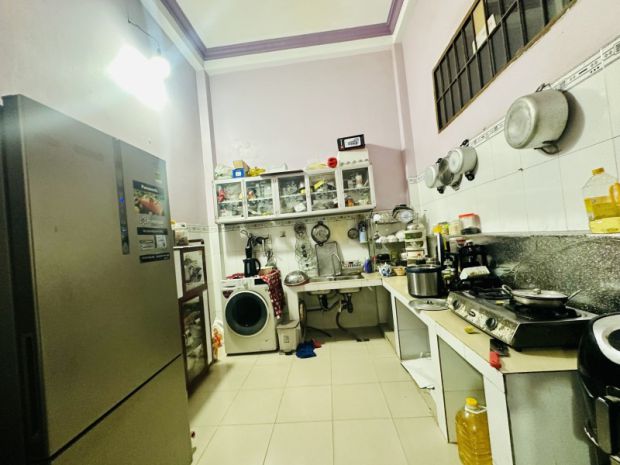 Bán nhà 3 tầng trung tâm dĩ an,đường 23m,gần vincom dĩ 6655579