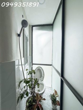 Nhà đẹp trung tâm phú nhuận  giáp quận 1  gần sân bay 6656075