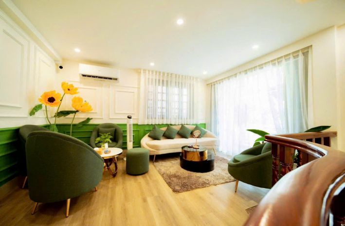Thuê nguyên căn mặt tiền đường hoa phan xích long- 160m2- 5 6656125