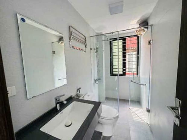 Bán nhà hoàng hoa thám 35m 6 tầng thang máy full nội thất ô 6656822