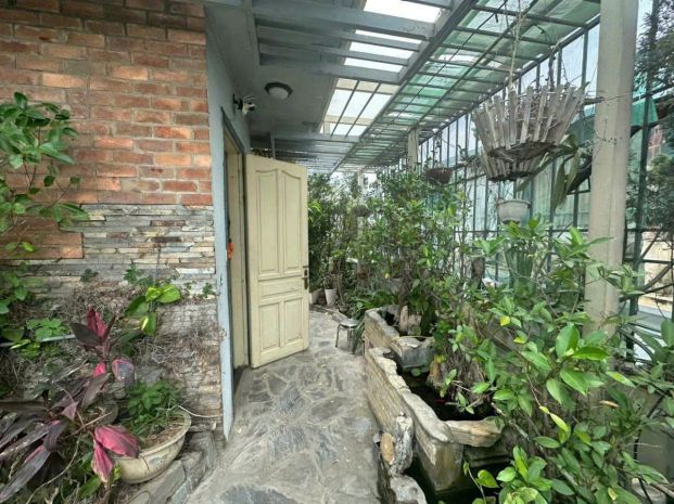 Bán nhà mặt hồ tây  phố trích sài  5 tầng thang máy 6657152