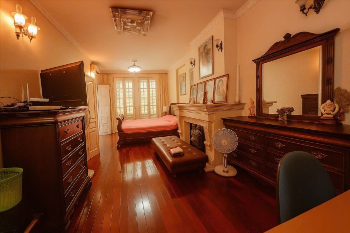 Bán nhà mặt hồ tây  phố trích sài  5 tầng thang máy 6657155