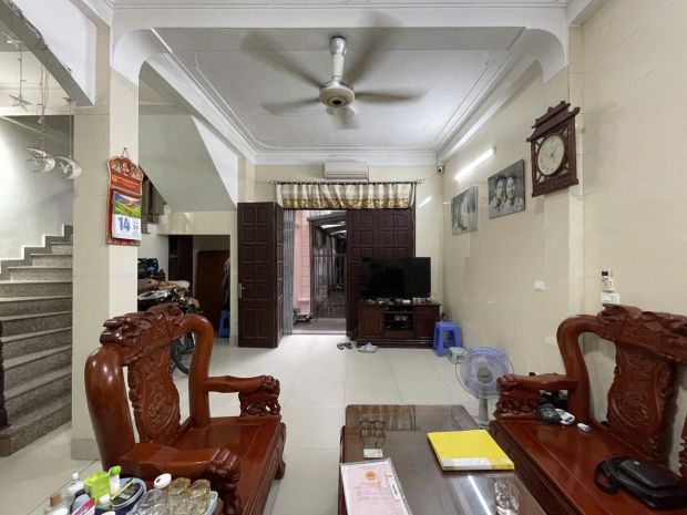 Bán nhà dân xây  mt rộng 6.6m  3 bước ra phố  ngô gia 6659623