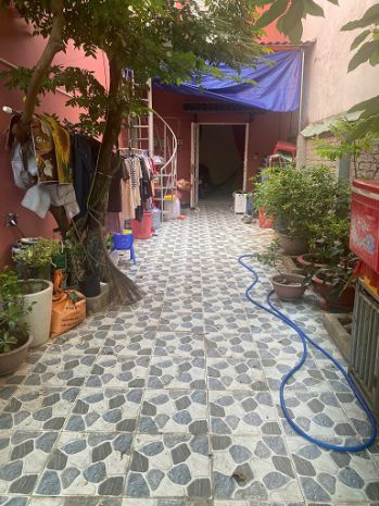 Chinh chu ban nhà có sân đãi tiệc và sân thượng . chính 6660260