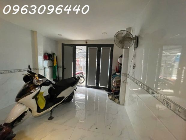 Bán gấp nhà hẻm oto bùi văn ba, quận 7, dt 36m2, 4 tầng, 6660361