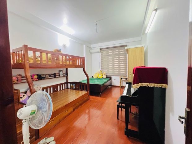 Ngõ 68 cầu giấy phân lô-gần hồ-thoáng nhà đẹp 32m giá 6 tỷ 6662825