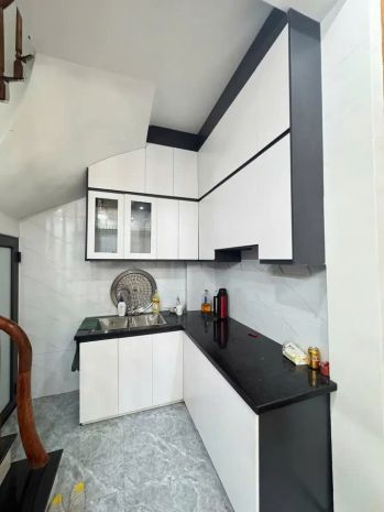 Bán nhà vĩnh hưng 2528 m2. 5 tầng. mặt tiền 3.75m giá 5.8 6664245