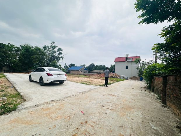Đất sau nhà vh thôn 121m ô tô quay đầu trước đất na sơn - 6665323