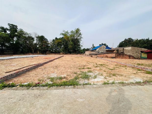 Đất sau nhà vh thôn 121m ô tô quay đầu trước đất na sơn - 6665324