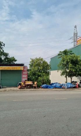 Gia đình bán đất mặt quốc lộ 32c, cổng chính đền hùng - 6666117