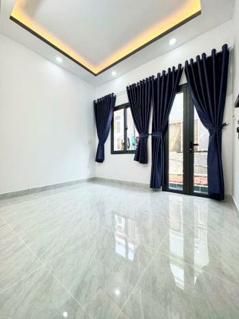 Nhà 2 tầng, full nội thất mới, ban công thoáng - huỳnh tấn 6672462