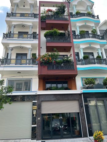 Nhà vị trí đẹp - chính chủ cần bán nhanh căn nhà hẻm xe hơi 6673900