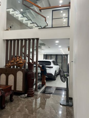 Nhà vị trí đẹp - chính chủ cần bán nhanh căn nhà hẻm xe hơi 6673901
