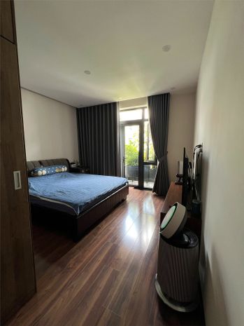 Nhà vị trí đẹp - chính chủ cần bán nhanh căn nhà hẻm xe hơi 6673905