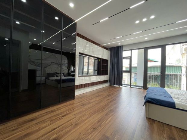 Hạ sốc 500tr!bán gấp nhà đàm quang trung,50m,6 tầng thang 6674211