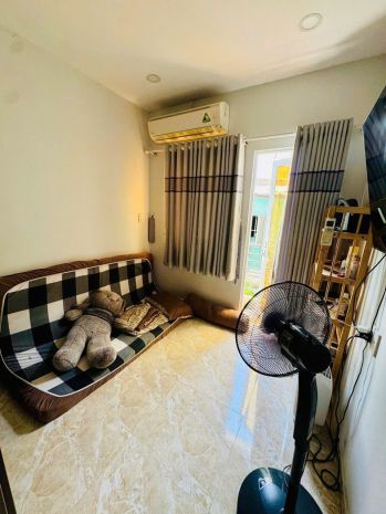 Nhà đẹp giá tốt  gần mặt tiền chánh hưng  1 phút 6674519