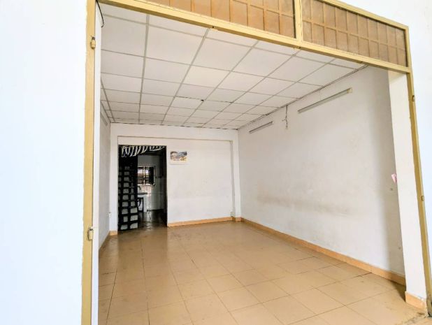 Lạc long quân, p10, tb  căn góc 2 tầng  đường 6m  xe hơi 6674548