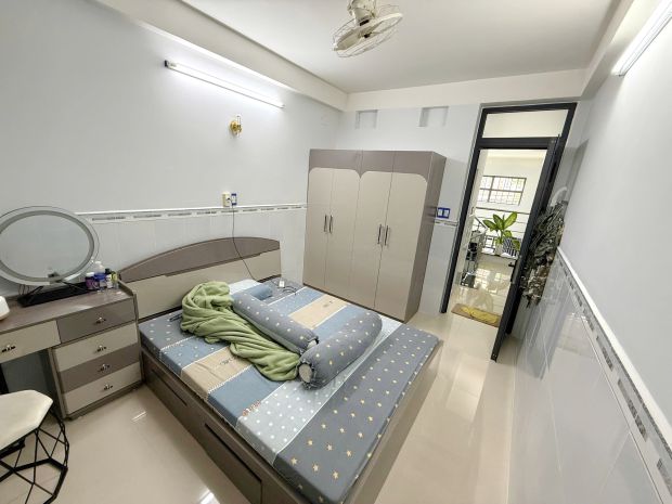 Nhà 5 tầng hẻm thông, xe tải đậu sát nhà đường nguyễn duy 6674764