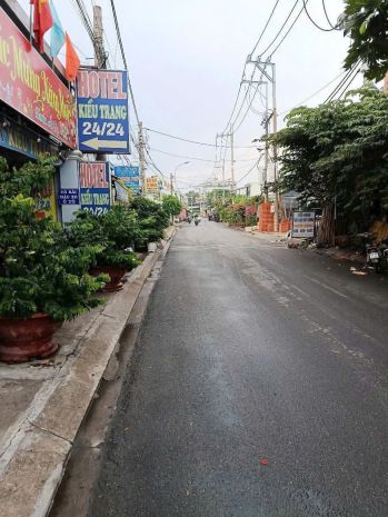 Khách sạn 17 phòng + trụ anten  thu nhập 87trtháng  sát 6675147