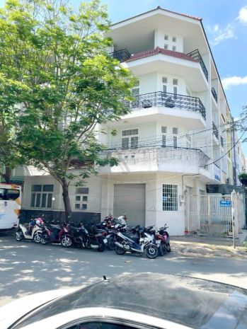 Nhà 9x17.5m, góc 2mt tạ quang bửu p5 q8 6675228