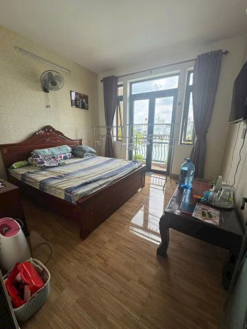 Nhà trệt 3 lầu  full nội thất  ngay kdc hiệp thành city 6675290