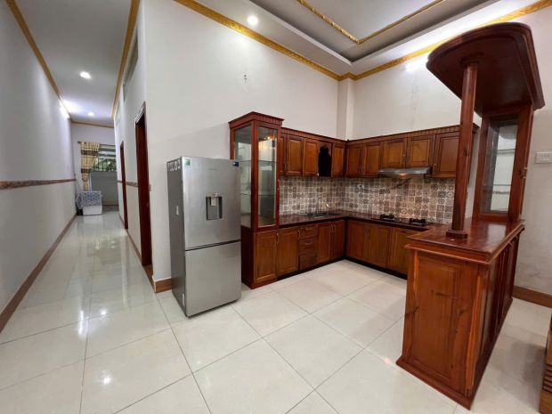 Nhà 7 triệu 2 phòng ngủ rộng 180m2 full nội thất sân đậu ô 6675867