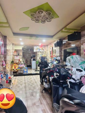 Nhà mặt tiền chợ trần văn thành  kinh doanh sầm uất 6677095