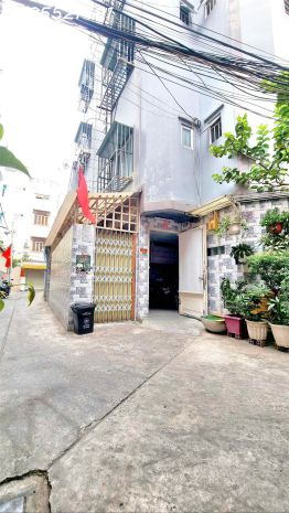 Bán lô góc chdv cmt8 có sẳn hđt 360trnăm giáp 3 quận tân 6677173