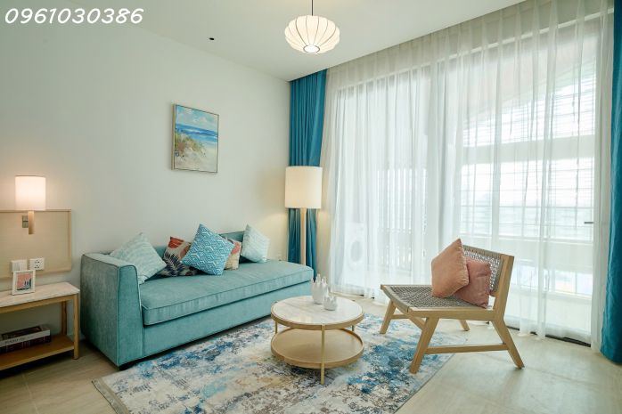 Bán gấp căn hộ 2pn view vịnh hạ long, ngay sát mặt biển, 6677439