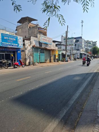 Mặt tiền phạm thế hiển 6x18 ngay cao lỗ chỉ 10 tỷ 9 6678554
