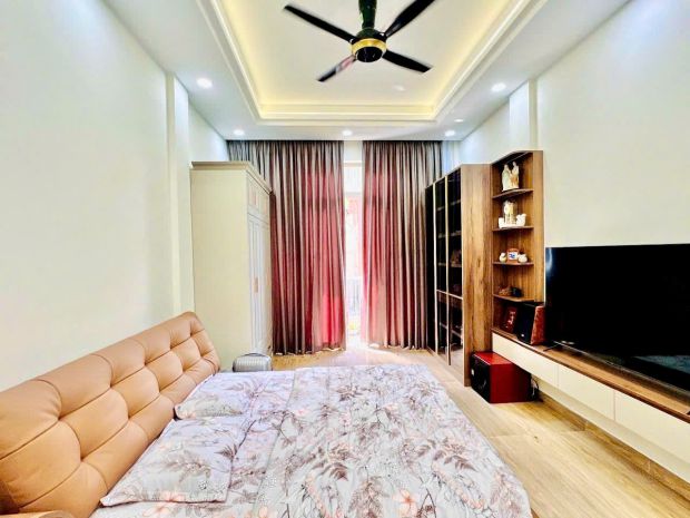 Nhà quận 1- mặt tiền phường tân định- xe hơi trong nhà 60m2 6679337