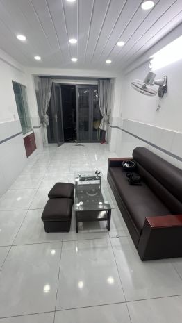 Nhà trống vô ở ngay- ngay chợ thạch đà phạm văn chiêup14 gò 6679585