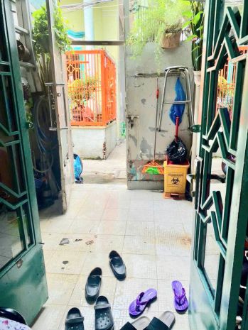 Sát mặt tiền xe hơi q4 
diện tích 29 m2 đúc bê tông 
hơn 6679935