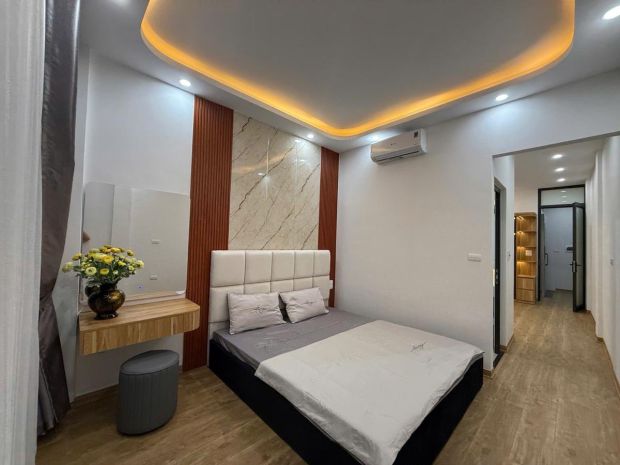 Bán nhà hoàng cầu 45m 5 tầng, ô tô, thang máy hơn 13 tỷ. 6681182