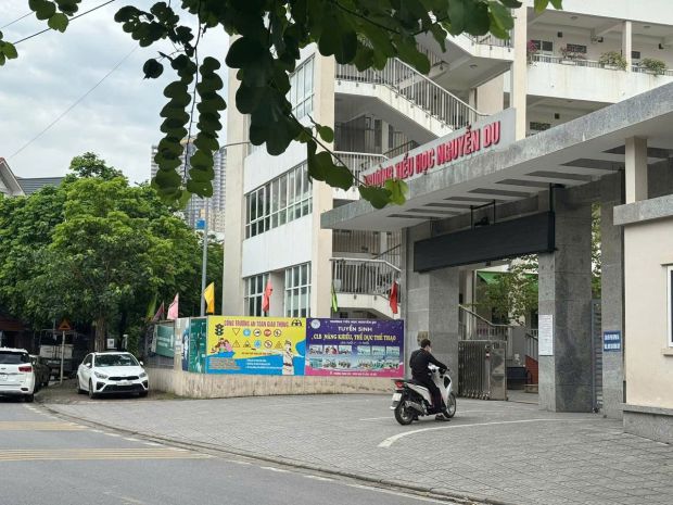 Cho thuê ki-ốt ngay cổng trường tiểu học nguyễn du, kđt 6682119