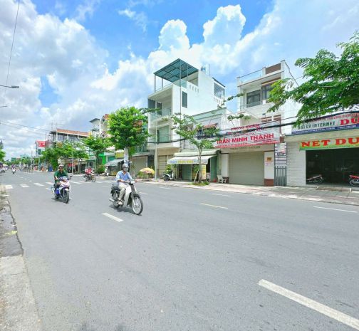 Bán nhà trệt lầu mặt tiền đường trần quang diệu , cần thơ 6683200
